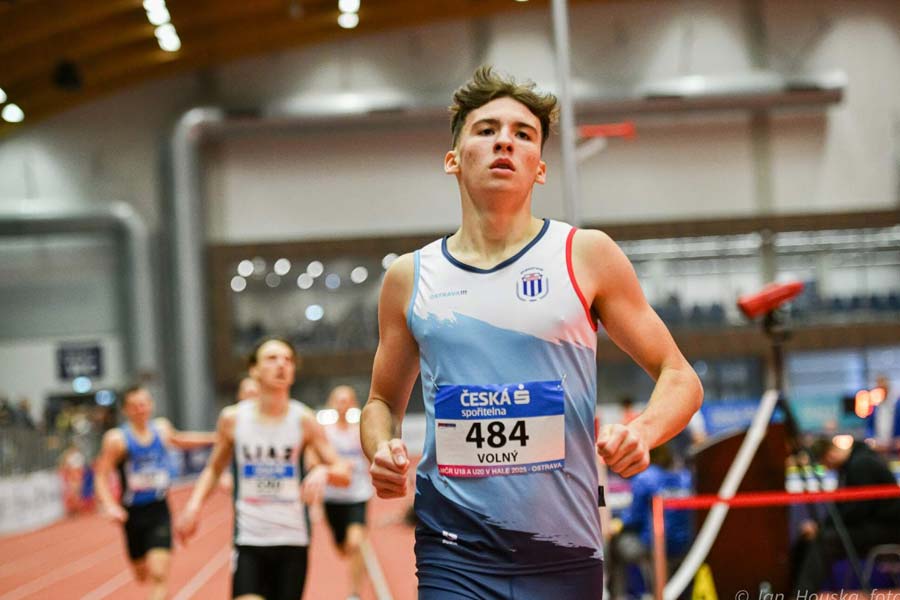 Těsná porážka porážka na halovém Mistrovství České Republiky a celkově 2. místo